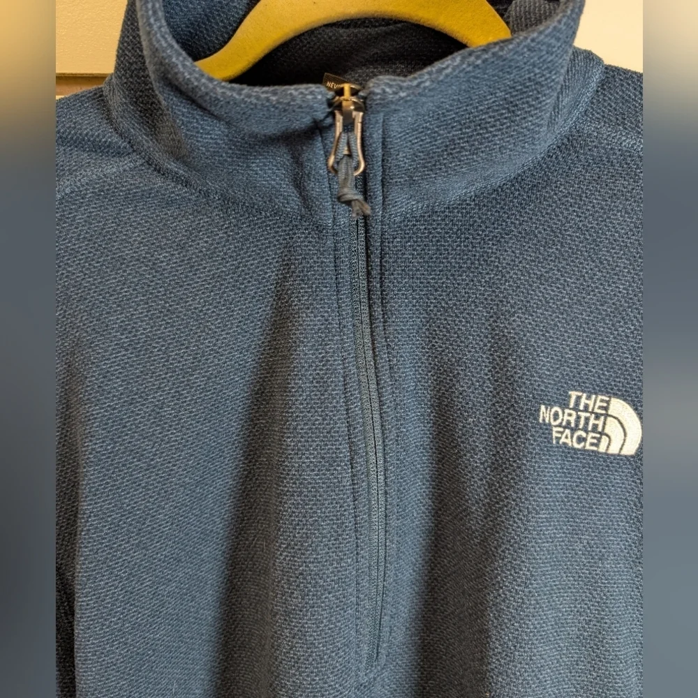 The North Face Textured Cap Rock 1/4 Zip Fleece Pullover Size L